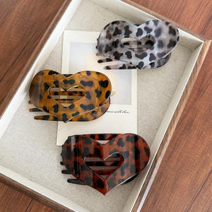 Pince à cheveux plate en forme de cœur creux pour filles, pince bec de canard à maintien ferme, dents flexibles, vente en gros, confortable pour usage quotidien - Product Image 4