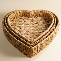 Nouveau design Jacinthe d'eau en forme de coeur cosmétiques panier de rangement en osier forme de coeur plateau de service