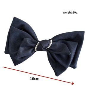 Pince à cheveux coréenne en tissu avec grand nœud perlé, accessoire féminin pour les fêtes - Product Image 2
