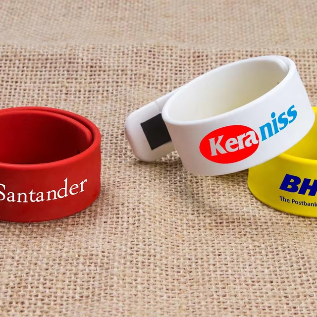 New 2.0 Interface Silicone Wristband USB Bracelet 16GB Auto-Roll U Disk Flash Drive with Promotional Gifts