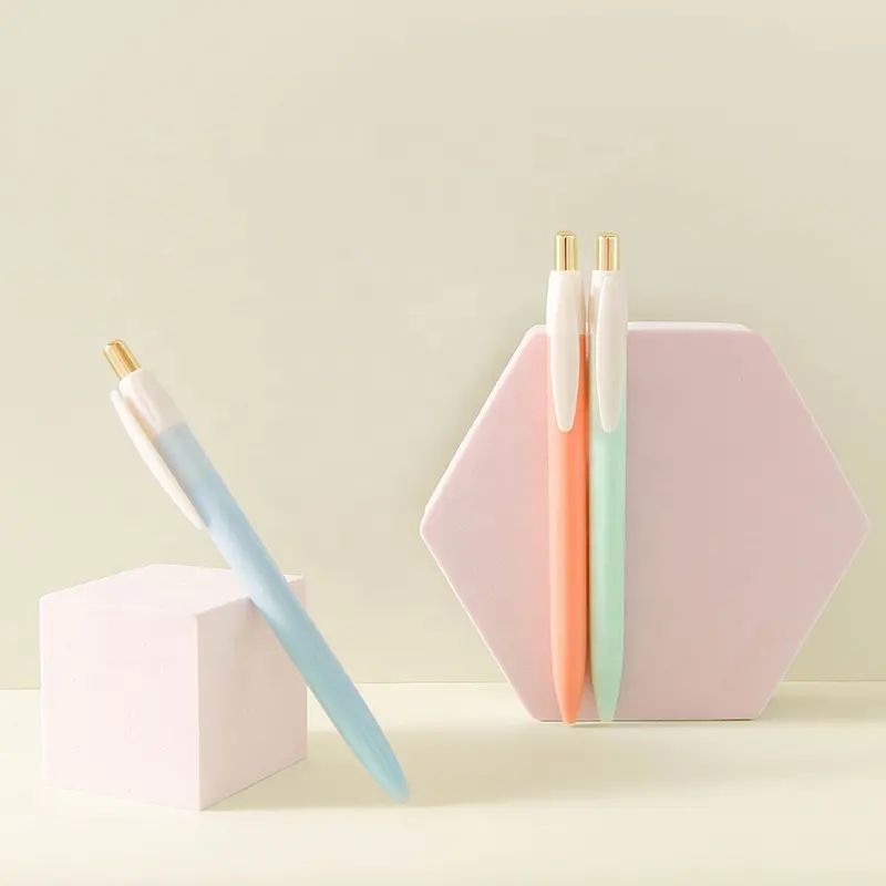 Sıcak satış ballpen ucuz basit kalem promosyon hediye tükenmez kalem özel Logo baskılı otel plastik tükenmez kalem