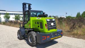 Carretilla elevadora todo terreno HUAYA de alta calidad 4x4 3 toneladas 4 toneladas 5 toneladas 6 toneladas 7 toneladas carretilla elevadora para terreno áspero a la venta - Product Image 5