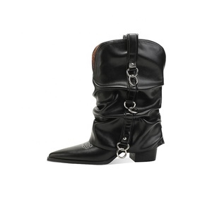 <span class=keywords><strong>Bottines</strong></span> de cow-boy mi-mollet pour <span class=keywords><strong>femme</strong></span>, à bout pointu, <span class=keywords><strong>talon</strong></span> carré bas, avec boucle à anneau métallique style western et design rehaussant la silhouette - Product Image 5
