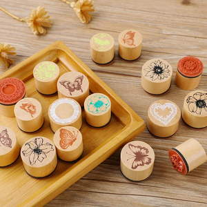 Jeu de tampons cylindriques en bois créatifs <span class=keywords><strong>Tampon</strong></span> en bois papillon Journal Album DIY Manuel <span class=keywords><strong>Tampon</strong></span> 3 options <span class=keywords><strong>Tampon</strong></span> en bois assorti - Product Image 6