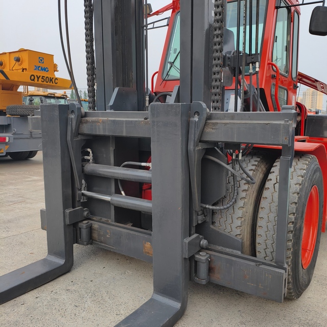 Heavy-Duty Forklifts HE-343