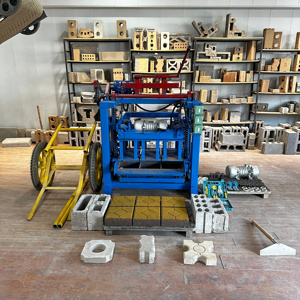 Máquina Compacta de Ladrillos de Estructura Resistente 4-35, Máquina para Fabricar Ladrillos con 8 Agujeros Tipo Huevo de Ganso, Máquina Formadora de Bloques de Cemento - Product Image 3