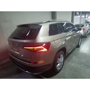 Skoda <span class=keywords><strong>Kodiaq</strong></span> 2018 d'occasion, SUV essence automatique, traction avant, jaune, propre, prêt à être expédié, en stock - Product Image 5