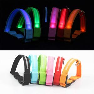 <span class=keywords><strong>Collar</strong></span> de entrenamiento de luz nocturna ajustable para perros, <span class=keywords><strong>collar</strong></span>ín antipérdida recargable por USB Led, de seguridad para mascotas - Product Image 4