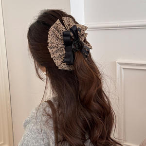 Pince à cheveux vintage à imprimé léopard avec nœud, cadeau de mode pour femme, idéale pour l'automne et l'hiver, pince requin antidérapante - Product Image 4