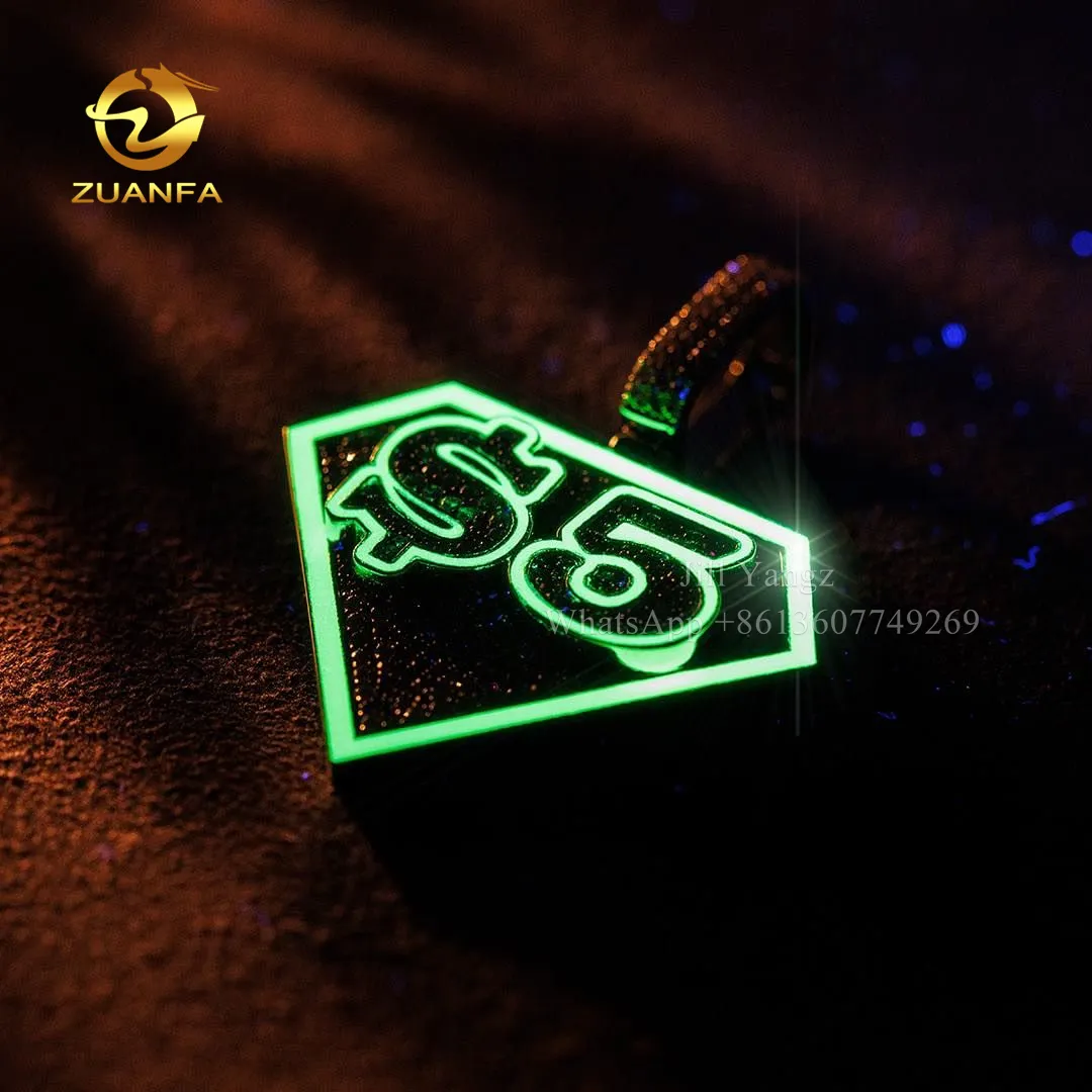 Gioiello Zuanfa bagliore nel buio ciondolo Logo personalizzato nuovo Design diamante smalto 925 argento ghiacciato blu 3D nome della lettera ciondolo