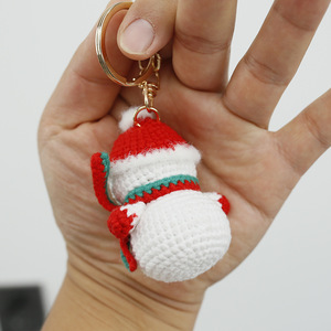 Muñeco de Nieve Navideño Tejido a Mano, Amigurumi Festivo con Bufanda y Gorro, Decoración Navideña, Regalo para Familiares y Niños - Product Image 2