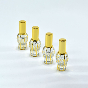 고급 아타르 롤온 향수병 8ml 고품질 스크류 넥 빈 용기 맞춤형 로고 무광 프로스트 마감 카톤 CE 인증 - Product Image 1