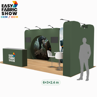 OEM Maßgefertigter Tragbarer Display-Stand mit Rundwand für Outdoor-Events von Bekleidungsmarken