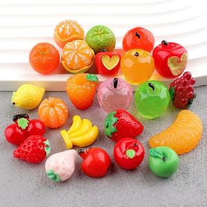 Escultura de Resina Pintada a Mano con Forma de Manzana, Naranja y Pera, Reutilizable y Personalizable para Arte y Decoración Coleccionable - Product Image 3