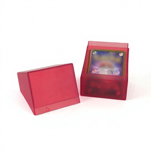 กล่องพลาสติกสีแดงแบบกำหนดเองสำหรับการ์ดสะสม TCG อุปกรณ์เสริม ขายส่ง - Product Image 1