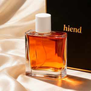 Flacon de parfum en verre sculpté sur mesure, flacon pulvérisateur <span class=keywords><strong>carré</strong></span> <span class=keywords><strong>asymétrique</strong></span>, bouchon blanc, fournisseur d'emballages cosmétiques de luxe - Product Image 1