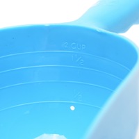 Boule de nourriture pour animaux domestiques, échantillon gratuit, accessoire coloré en plastique PP Durable, aliments pour chiens et chats, pelle à aliments, vente en gros
