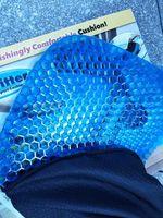 Coussin de siège carré en gel orthopédique en mousse à mémoire de forme avec maille pour sciatique, coussin de chaise en gel en forme de U
