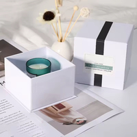 Boîte cadeau de luxe personnalisée pour bougies, emballage artisanal rectangulaire en carton PET rigide blanc avec impression en relief et doublure en éponge
