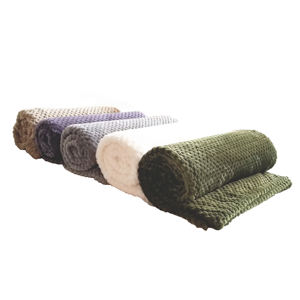 Produits tendance 2023 nouveautés flanelle douce nid d'abeille maison dormir couverture cellulaire à vendre mantas para invierno - Product Image 2