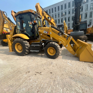 Chargeuse-pelleteuse Caterpillar 424, engin de construction, poids 7980 kg, 0-2000 heures, disponible dès maintenant - Product Image 1