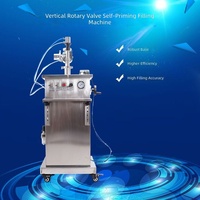 Machine de remplissage et de dosage verticale pour crèmes cosmétiques, sauces, confitures, miels, onguents, shampoings, lotions, liquides et eaux en flacons et seringues