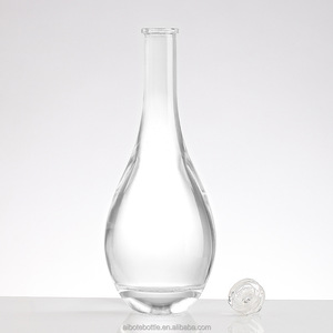 Bottiglia <span class=keywords><strong>di</strong></span> <span class=keywords><strong>Vetro</strong></span> per Brandy XO da 500ml/750ml a Forma <span class=keywords><strong>di</strong></span> Goccia d'Acqua con Superficie Ondulata Bianca Trasparente Sigillata con Tappo in Sughero per Vini e Distillati - Product Image 3