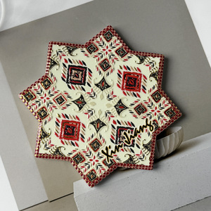 Sottobicchiere in Ceramica a Forma di Stella Ottagonale con Motivo Atlas, Decorazione Etnica in Lamina d'Oro, Isolante Termico per Casa - Product Image 1
