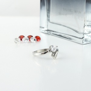 yunnique Heart Shape Stainless Steel <b>Ring</b> Claw Setting Unisex Fashion Jewelry Gift <b>Ring</b> Geometric Design Round Crystal Inlay - Product Image 3