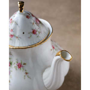 Tetera Decorada con Rosas Victorianas Paragon, Elegante Decoración de Mesa y Accesorios - Product Image 5