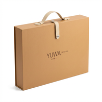 Boîte cadeau portable pour les fêtes avec poignée en PU, boîte d'emballage cadeau de luxe personnalisée