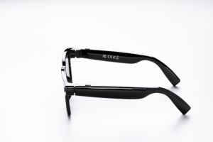Lunettes Intelligentes V03 Pro avec IA, Caméra HD 8MP, Audio Open-Ear, Traduction en Temps Réel, Écouteurs Bluetooth Sans Fil - Product Image 4