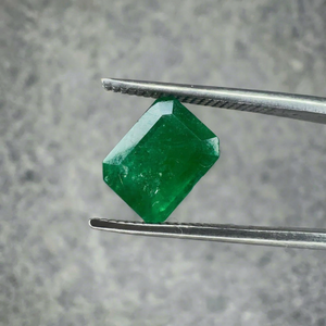 Émeraude naturelle zambienne 1,78 ct, taille octogonale, pierre précieuse verte non montée pour bague sur mesure, pendentif et bijoux de luxe - Product Image 1