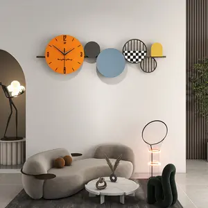 Настенные часы Современные Простые Модные креативные настенные часы для дома