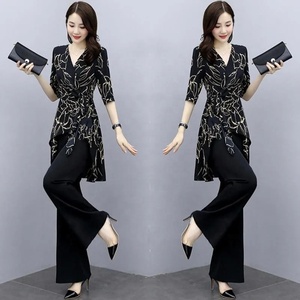 Abito Casual <span class=keywords><strong>da</strong></span> donna estivo nuovo Set in due pezzi 2024 pantaloni lunghi moda a mezza manica Top stile coreano abiti <span class=keywords><strong>da</strong></span> <span class=keywords><strong>ufficio</strong></span> stampati - Product Image 3