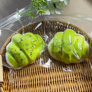 Jouets à presser en silicone populaires et adaptés à l'âge, 11 cm, en forme d'avocat et de croissant, de qualité alimentaire, pour tous les âges, pour le soulagement du stress et la décompression - Product Image 3