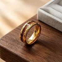 Bague large en acier inoxydable avec incrustation de bois et texture martelée, pour hommes, en stock, bijoux de mode