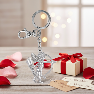 Llavero de Cupido con diseño de lazo y flecha en plata, ideal para regalos y promociones - Product Image 3