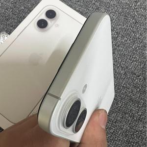<span class=keywords><strong>iPhone</strong></span> 16 Usato 256GB - Touch ID sullo Schermo - Batteria al 96% - Garanzia - Product Image 3