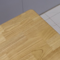 Table d'activités rectangulaire en bois de caoutchouc pour enfants de maternelle