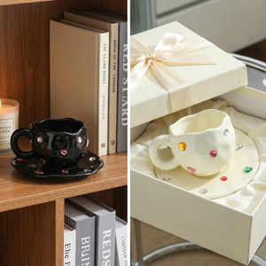 Taza de café de cerámica con incrustaciones de diamantes de alta calidad, estilo adorable, color sólido, taza para parejas que derretirá el corazón de cualquier chica. - Product Image 2