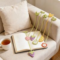 Set Rajut DIY Grosir, Perlengkapan Rajut Buatan Tangan untuk Pemula 5 Buah Penanda Buku Bentuk Buah, Tutorial Video Mudah untuk Dewasa/Wanita, Natal