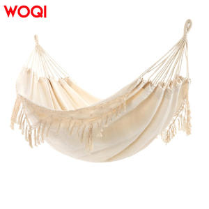 Hamaca de Lona Woqi con Borlas, Capacidad de Carga de 200 kg, Hamaca Resistente para Interiores y Exteriores, Estilo Escandinavo - Product Image 3