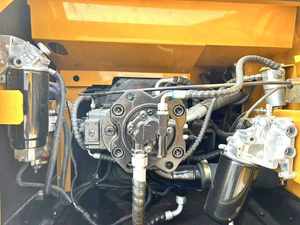 Excavadora de cadenas SANY SY215C de 21 toneladas de segunda mano a precio más económico con motor y PLC para uso en construcción, certificación CE, en venta. - Product Image 4