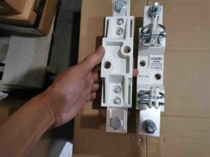 ที่ใส่ฟิวส์เซรามิกแบบขั้วเดียว ONESTO <span class=keywords><strong>NH2</strong></span> 160A 250A 400A 690V สำหรับฟิวส์ NH 1000V DC ฐานฟิวส์ NT2 - Product Image 5