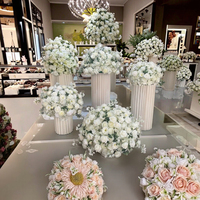 Offre Spéciale – Centre de Table Artisanal en Soie, Rose Blanche Réaliste de 60 cm, Plante Verte Artificielle Longue Durée pour Mariage et Saint-Valentin