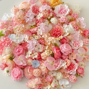ดอกไม้ประดิษฐ์สีแดงสด ก้านเดี่ยว ดอกไม้ผ้าไหม กันน้ำ สำหรับงานแต่งงาน DIY ตกแต่งบ้าน วัสดุตกแต่ง - Product Image 3