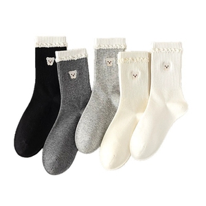 Chaussettes pour femmes, mignonnes, brodées d'un ours de dessin animé, printemps, usage quotidien, personnalisées, épaisseur régulière, blanches, en dentelle à bulles - Product Image 6