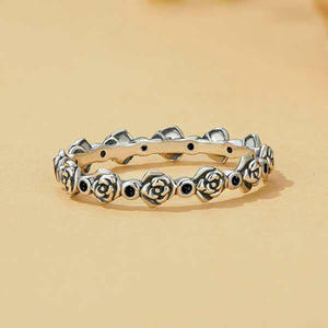 Anello Eternity con Fiori T0183, Anello da Donna con Onice Nero Rotondo, Pietra Naturale con Incastonatura a Pavé, Anelli di Fidanzamento alla Moda - Product Image 2