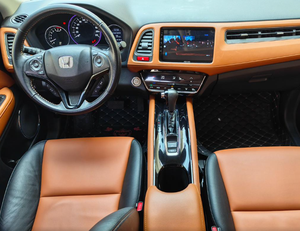 Auto Usado en Venta, <span class=keywords><strong>Honda</strong></span> Vezel <span class=keywords><strong>2022</strong></span>, 1.8L CVT, Edición Night Pioneer, 5 Puertas, 5 Asientos, SUV, Naranja - Product Image 6